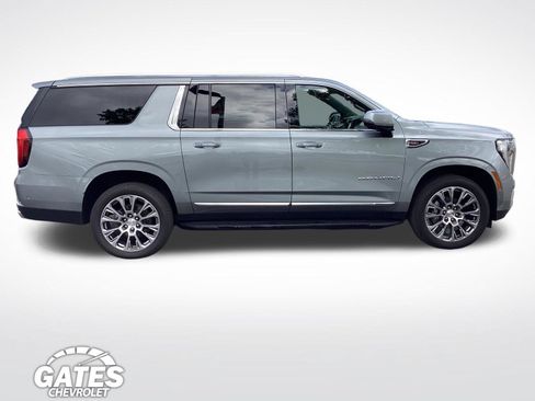 Used 2025 GMC Yukon XL Denali AWD/4WD image 9