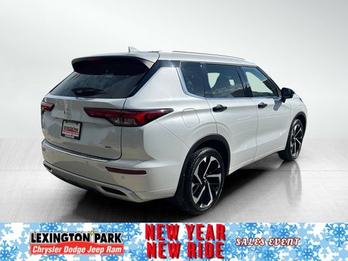 Used 2023 Mitsubishi Outlander SEL image 8