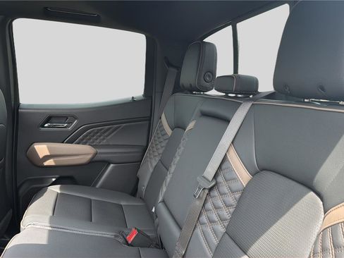 New 2026 GMC Canyon Denali w/ LPO, Denali Black Edition image 19