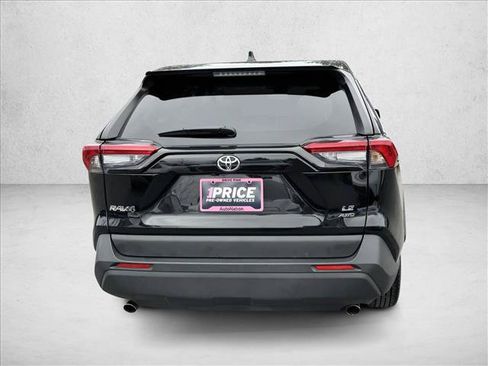 Used 2024 Toyota RAV4 LE AWD/4WD image 6