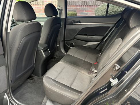 Used 2018 Hyundai Elantra SEL FWD image 7