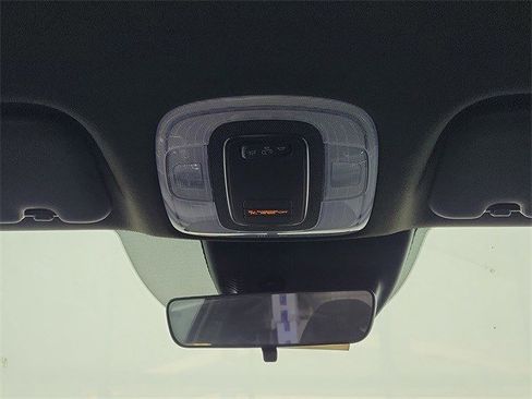 Used 2025 Hyundai Elantra Sport image 16