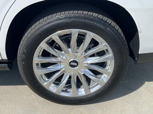 Used 2024 Cadillac Escalade Premium Luxury w/ Performance Package image 11