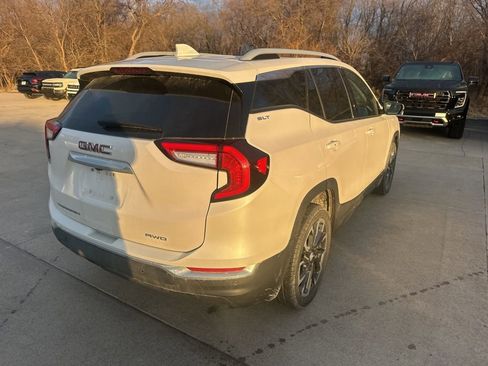 Certified 2022 GMC Terrain SLT w/ Infotainment Package II image 7