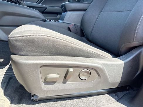 Used 2024 Chevrolet Colorado Trail Boss AWD/4WD image 12
