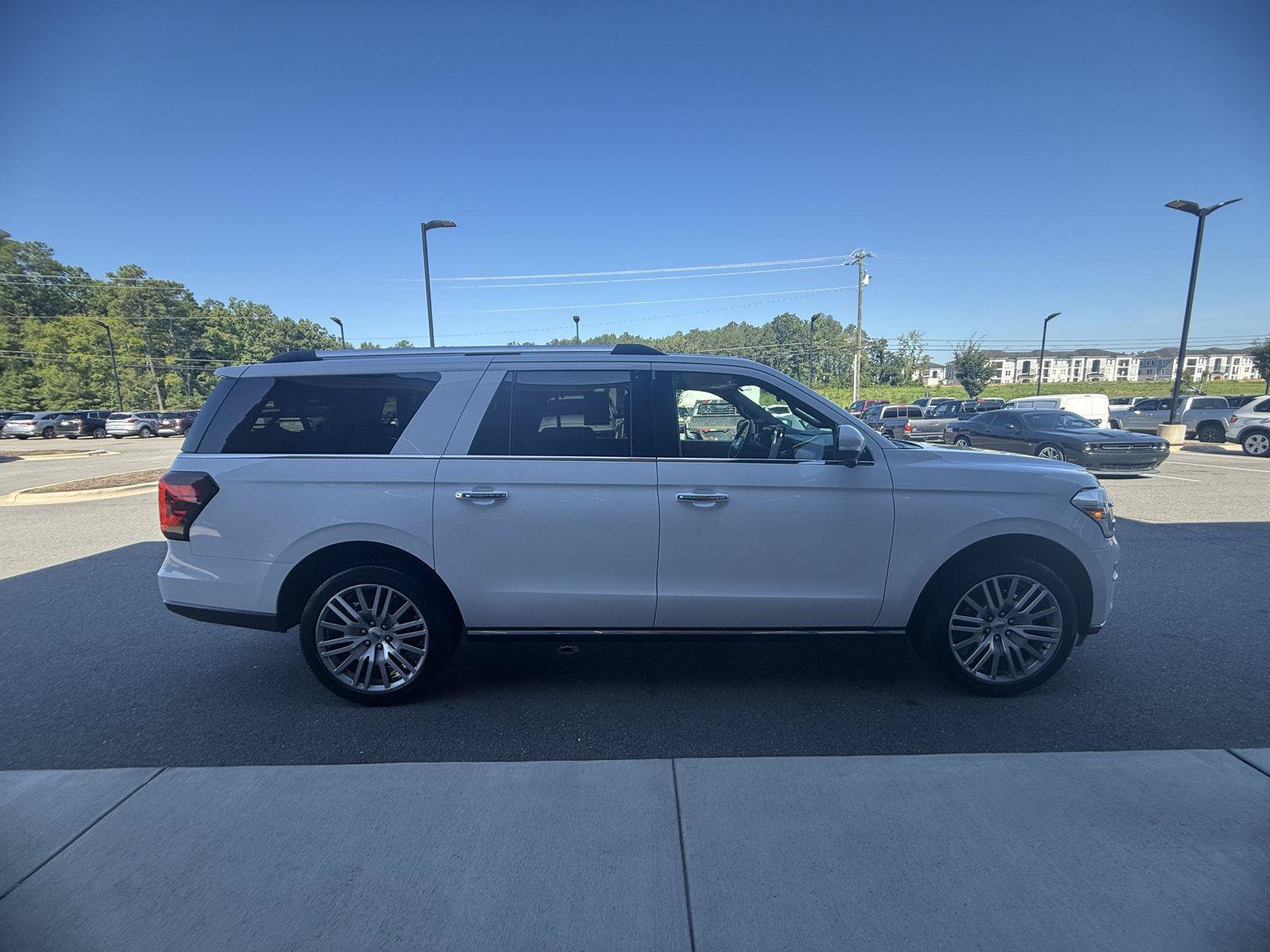 Used 2022 Ford Expedition Max Limited AWD/4WD image 30