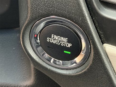 Used 2018 GMC Yukon XL Denali w/ Denali Ultimate Package image 21