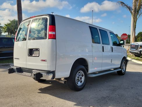Used 2024 GMC Savana 2500 w/ Driver Convenience Package image 5