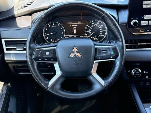 Used 2024 Mitsubishi Outlander SE FWD image 15