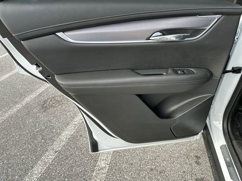 New 2025 Cadillac XT6 Luxury image 28