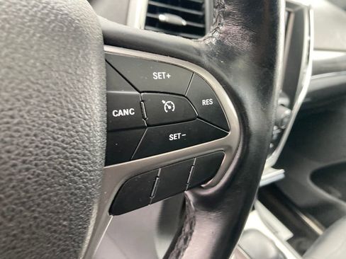 Used 2018 Jeep Grand Cherokee Limited image 37