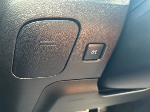 Used 2022 Ford Mustang GT Premium image 17