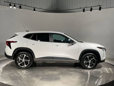 Used 2024 Chevrolet Trax RS w/ Driver Confidence Package image 10