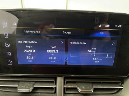 Used 2025 Chevrolet Trax LT FWD image 56