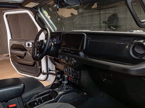 Used 2025 Jeep Gladiator Willys image 15