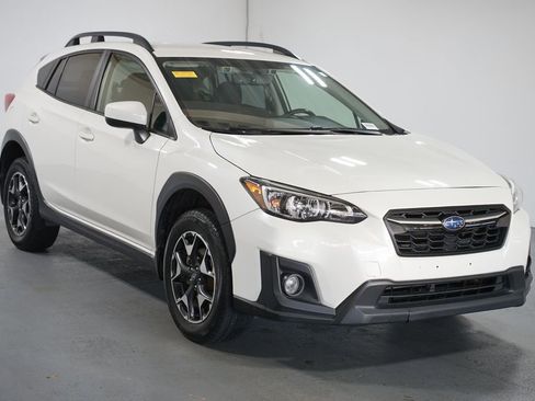 Used 2019 Subaru Crosstrek 2.0i Premium w/ Eyesight System image 3