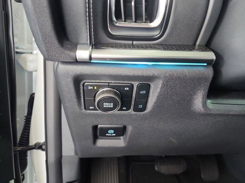 New 2025 Ford Expedition Platinum w/ Stealth Performance Package image 13