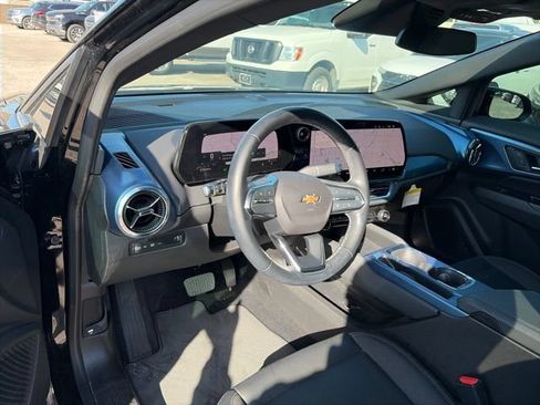 Used 2024 Chevrolet Equinox EV LT FWD image 15