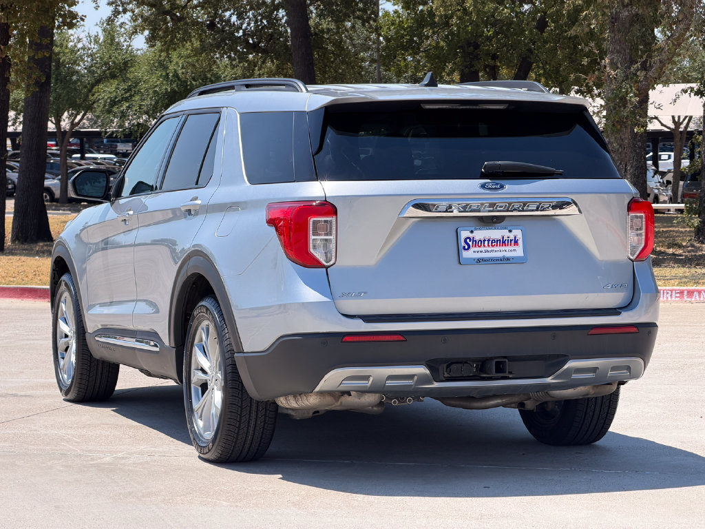 Used 2023 Ford Explorer XLT w/ Equipment Group 202A AWD/4WD image 6
