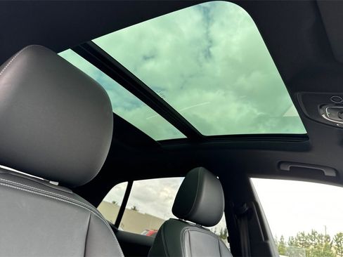 Used 2021 Audi Q8 Premium image 20