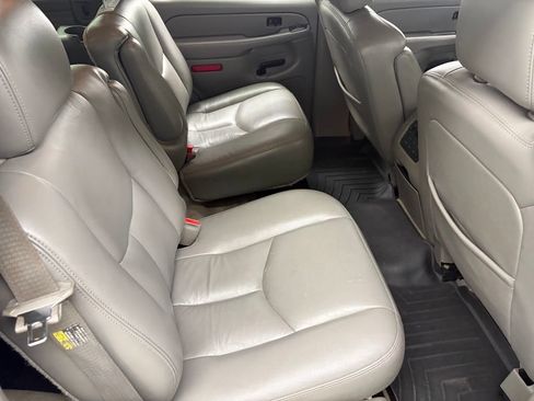 Used 2005 Chevrolet Tahoe Z71 w/ Preferred Equipment Group AWD/4WD image 37