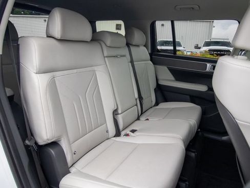 Used 2026 Hyundai Santa Fe SEL FWD image 17