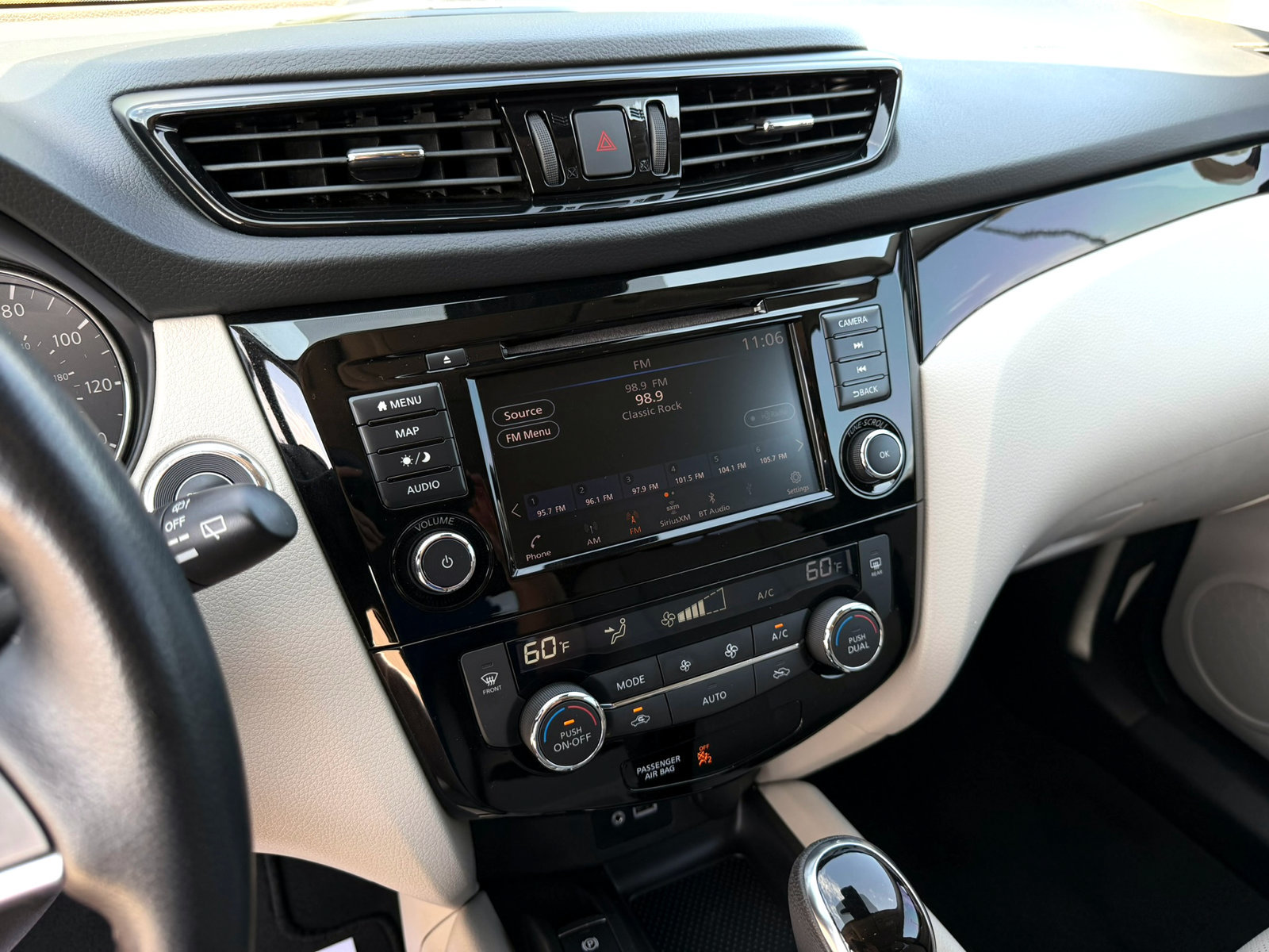 Used 2022 Nissan Rogue Sport SL w/ Premium Package FWD image 16