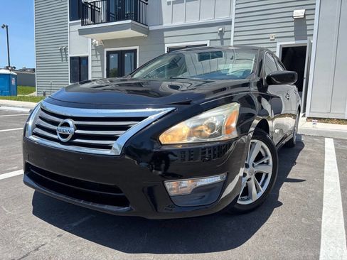 Used 2013 Nissan Altima 2.5 SV FWD image 1