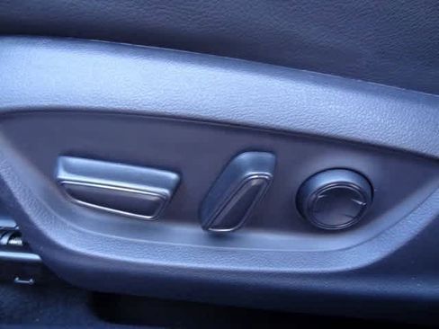 Used 2022 Toyota Camry XSE image 7