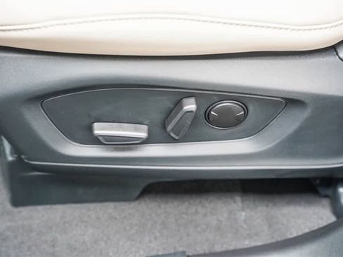 New 2024 Ford Explorer XLT w/ Equipment Group 202A image 21