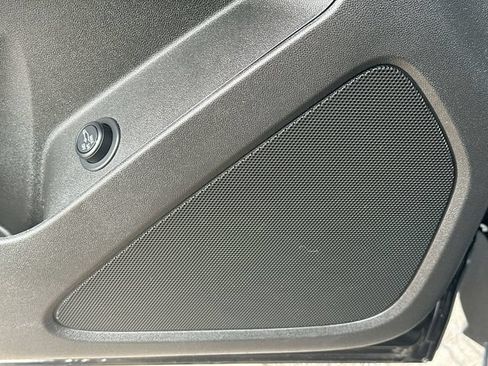 Used 2024 Chevrolet Equinox RS FWD image 27