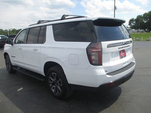 Certified 2022 Chevrolet Suburban Z71 w/ Luxury Package AWD/4WD image 9