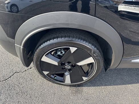 Used 2025 Nissan Kicks SR image 9