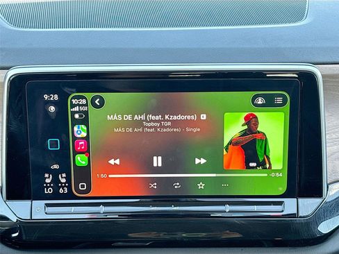 Used 2025 Volkswagen Atlas SE image 15