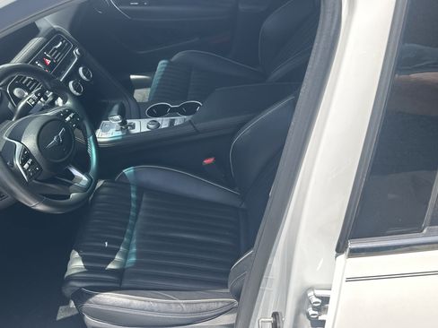Certified 2022 Genesis G70 2.0T w/ Prestige Package RWD image 16