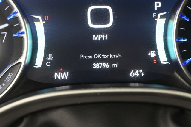 Used 2025 Chrysler Pacifica Select FWD image 31