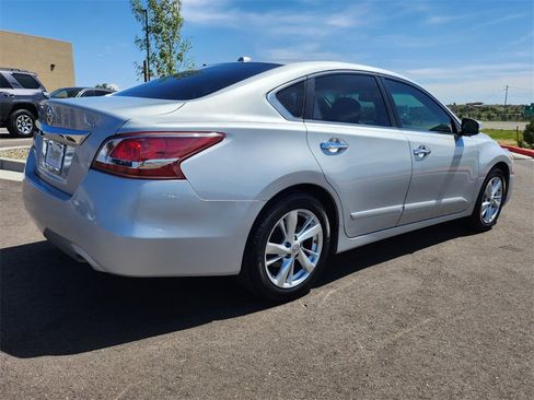 Used 2013 Nissan Altima 2.5 SL w/ Technology Pkg image 4