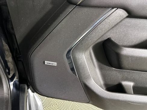 Used 2023 GMC Yukon SLT image 31