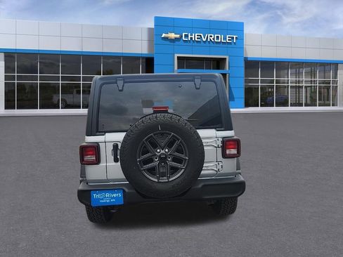 Used 2024 Jeep Wrangler Sport S image 4