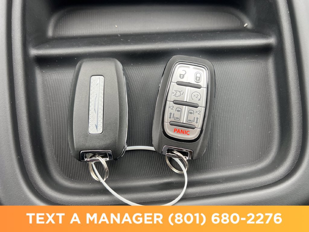 New 2027 Chrysler Pacifica Select w/ Family Tech Group AWD/4WD image 28
