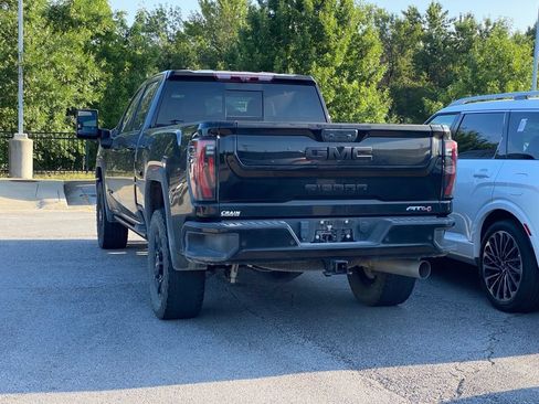 Used 2024 GMC Sierra 2500 AT4 w/ AT4 Premium Plus Package AWD/4WD image 4