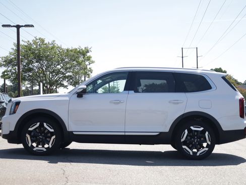 Used 2023 Kia Telluride S AWD/4WD image 2