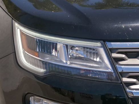 Used 2018 Ford Explorer XLT w/ Equipment Group 201A AWD/4WD image 4