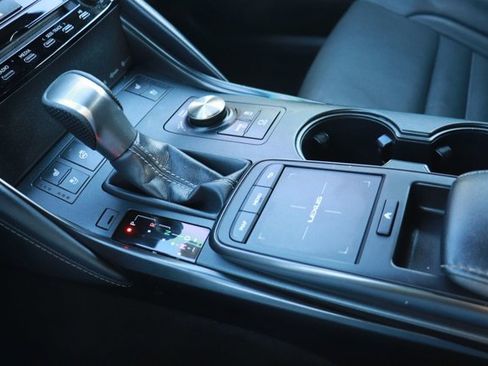 Used 2022 Lexus IS 350 F Sport image 19