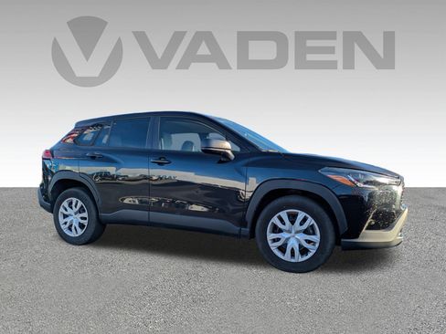 Used 2023 Toyota Corolla Cross L image 3