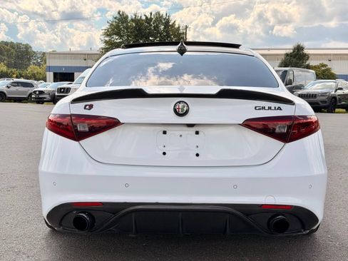 Used 2017 Alfa Romeo Giulia Ti RWD image 12