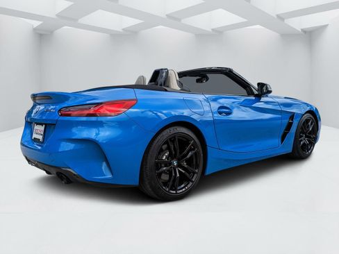 Used 2022 BMW Z4 sDrive30i w/ M Sport Package RWD image 3