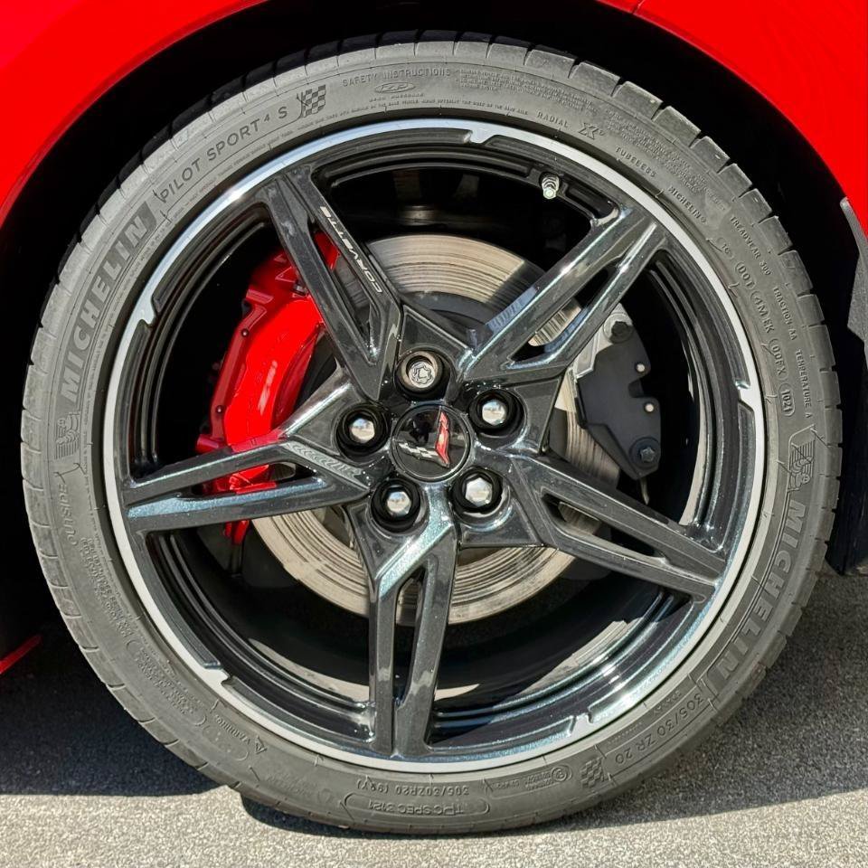 Used 2021 Chevrolet Corvette Stingray Preferred Conv w/ Z51 Performance Package RWD image 34