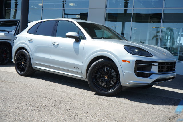 Used 2026 Porsche Cayenne GTS AWD/4WD image 1