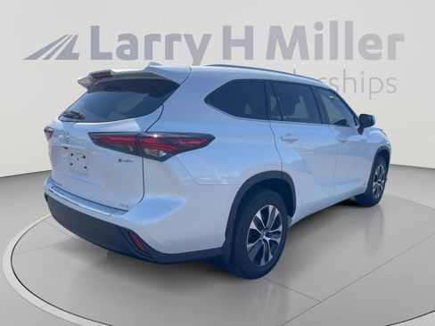 Certified 2026 Toyota Highlander XLE AWD/4WD image 5